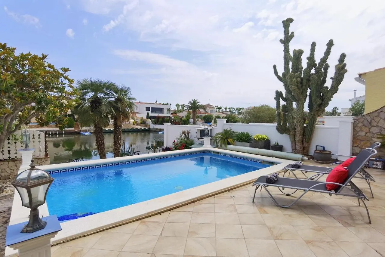 Holiday home Leon Inmo Casa Ingrid - 11491 Villa Empuriabrava