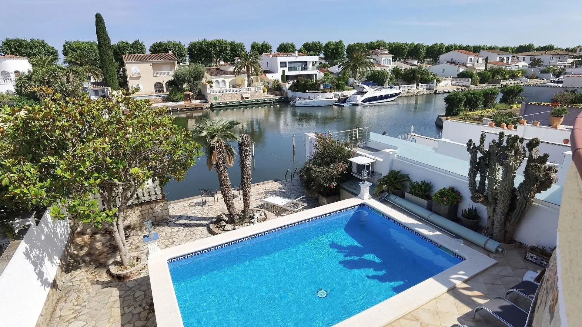 Holiday home Leon Inmo Casa Ingrid - 11491 Villa Empuriabrava